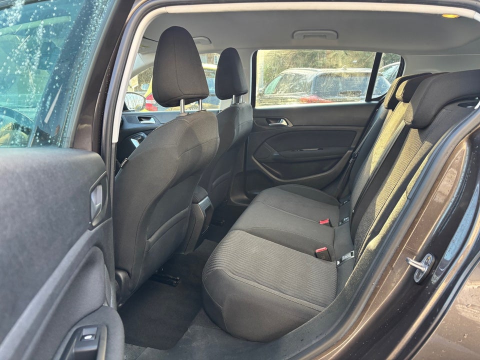 Peugeot 308 1,6 BlueHDi 120 Active 5d