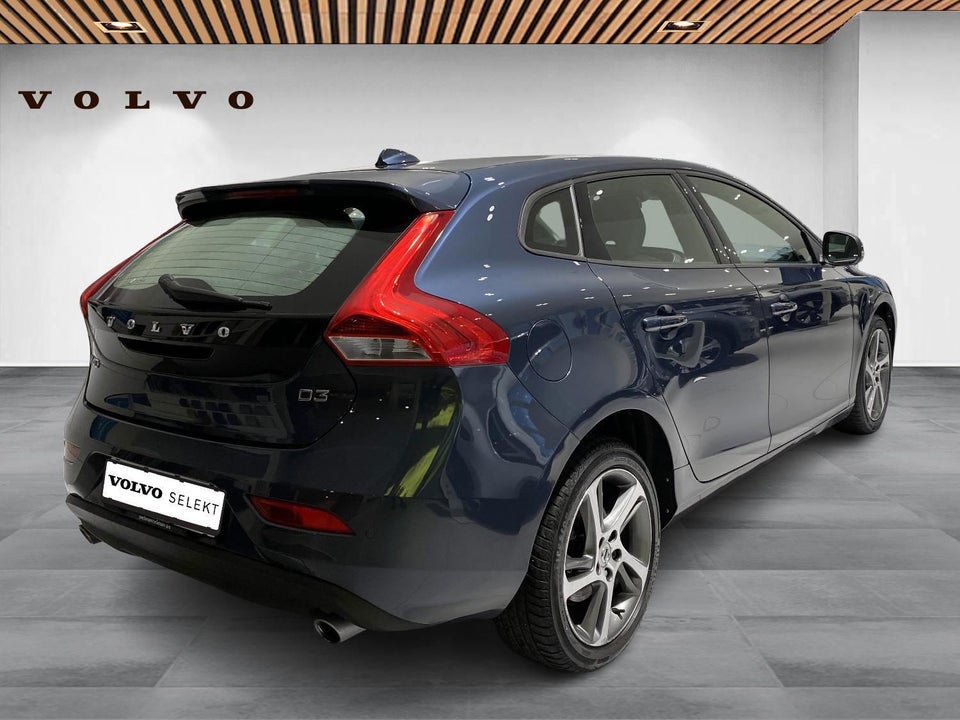 Volvo V40 2,0 D3 150 Momentum 5d