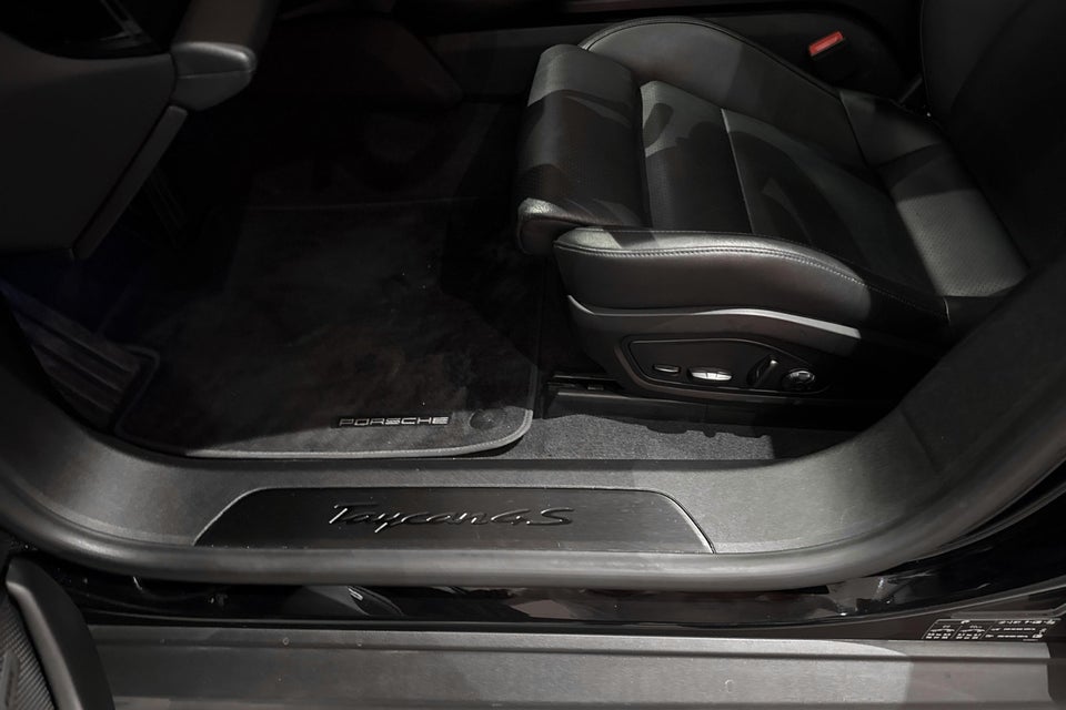 Porsche Taycan 4S Performance+ 4d