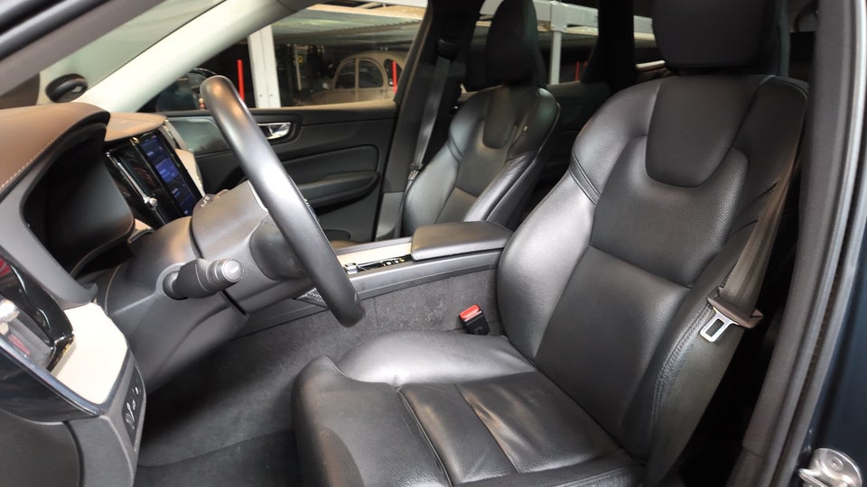 Volvo XC60 2,0 T8 ReCharge Inscription aut. AWD 5d