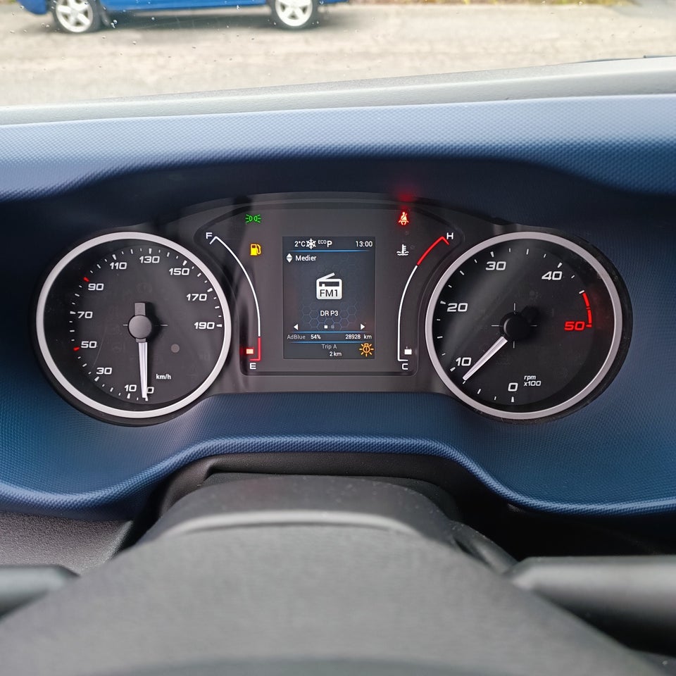 Iveco Daily 3,0 35S18 Box m/lift AG8 2d