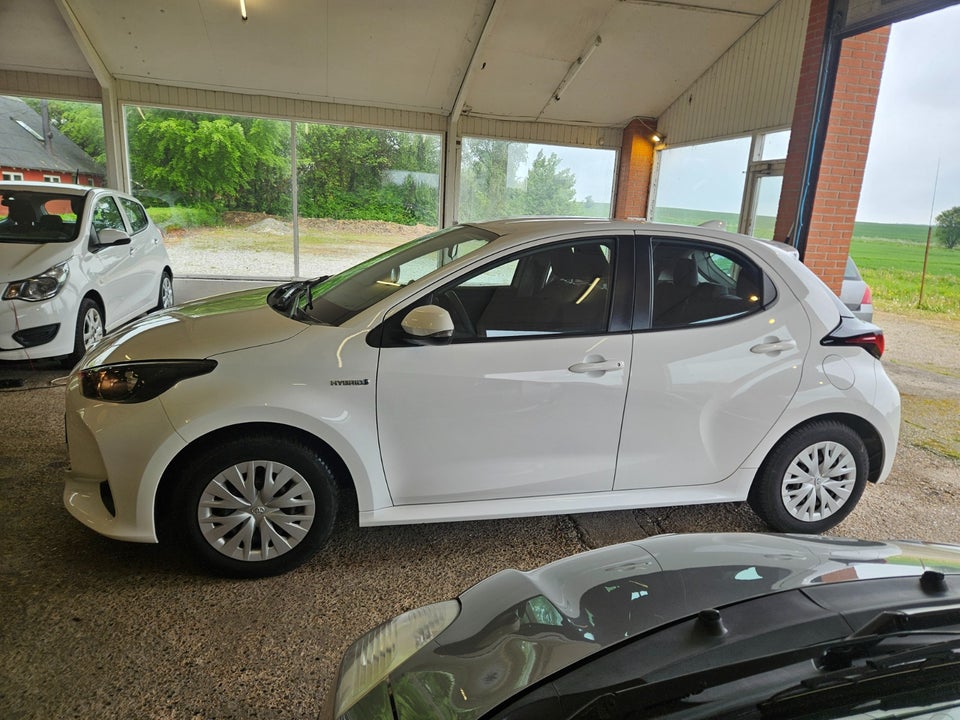Toyota Yaris 1,5 Hybrid H3 Vision e-CVT 5d