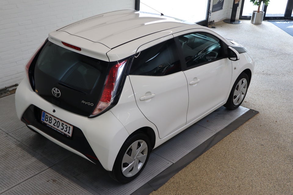 Toyota Aygo 1,0 VVT-i x-wave x-shift 5d