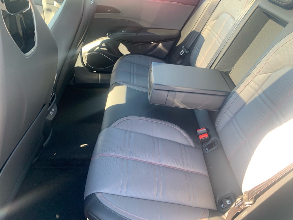 Hongqi EH7 111 Exclusive 4d