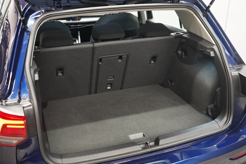 VW Golf VIII 1,5 eTSi 150 Style DSG 5d