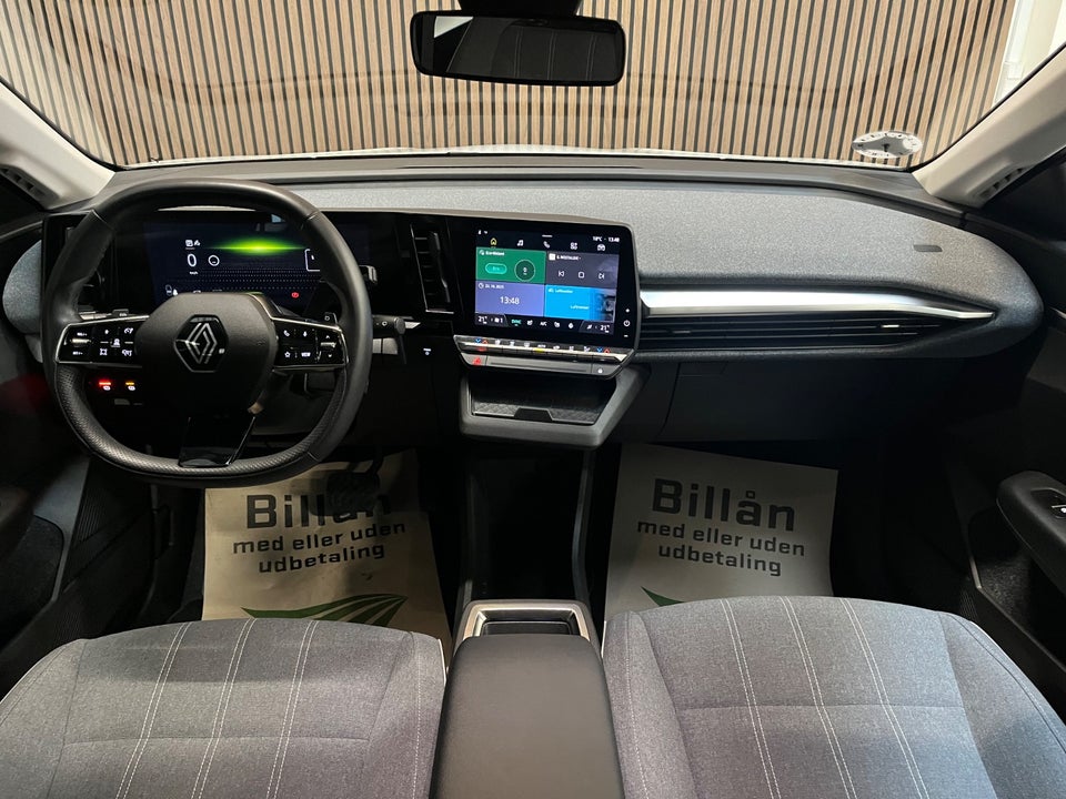 Renault Megane E-Tech 40 Equilibre 5d