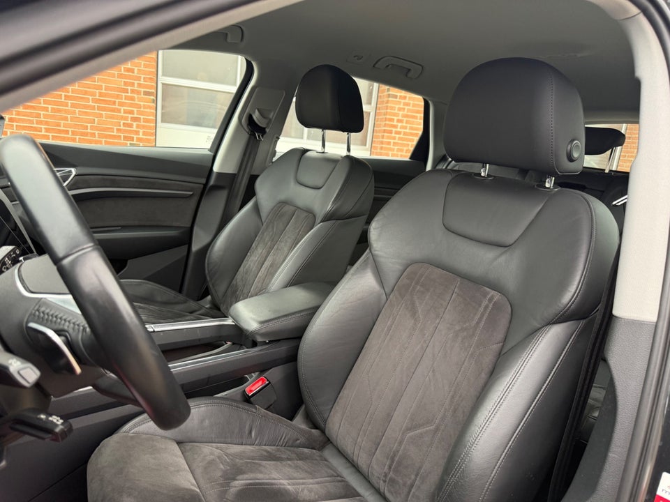 Audi e-tron 55 quattro 5d