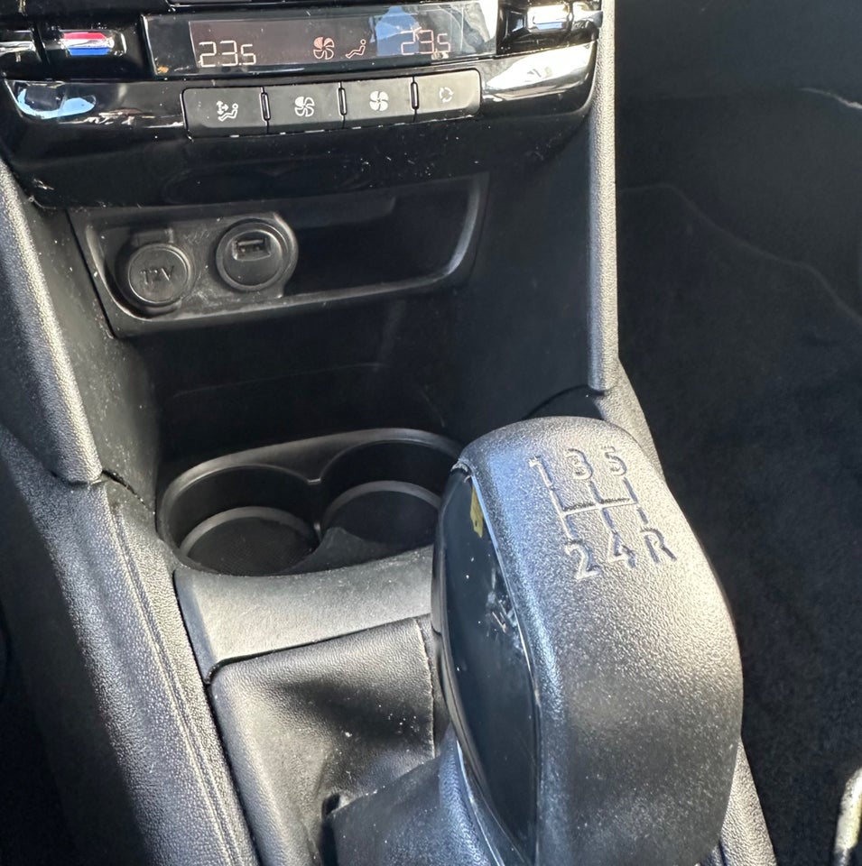 Peugeot 208 1,2 PureTech 82 Allure+ 5d