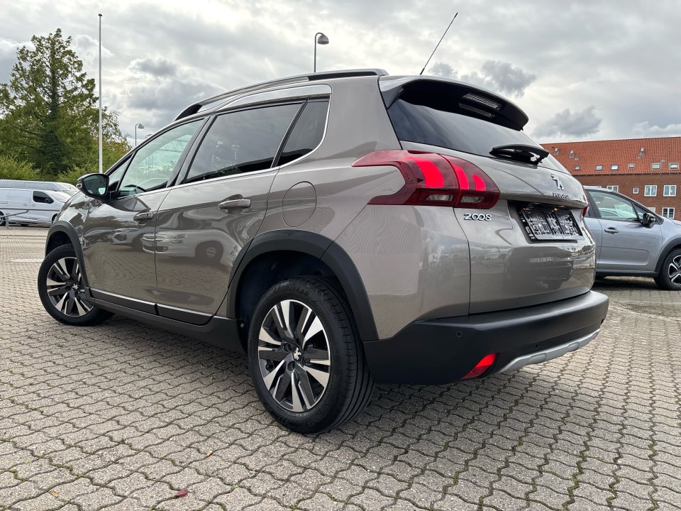 Peugeot 2008 1,6 BlueHDi 100 Desire Sky 5d