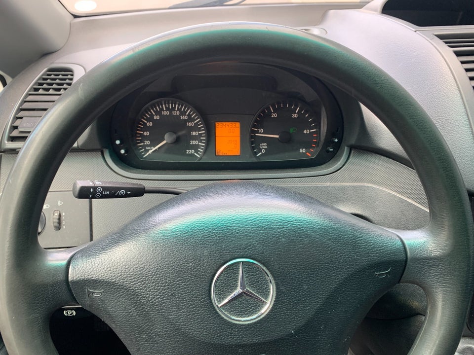 Mercedes Vito 113 2,2 CDi Standard XL 4d