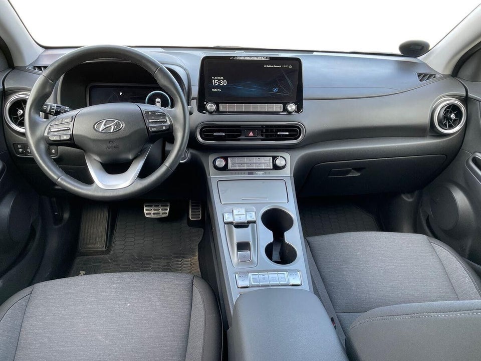 Hyundai Kona 64 EV Essential 5d