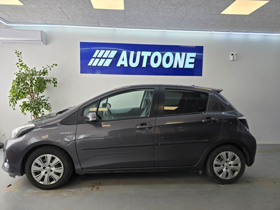 Toyota Yaris 1,5 Hybrid H3 Touch CVT 5d