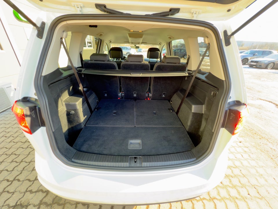 VW Touran 1,6 TDi 115 Comfortline DSG 7prs 5d