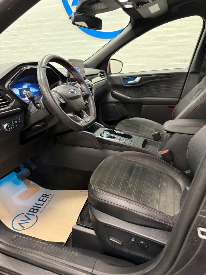 Ford Kuga 2,5 PHEV ST-Line X CVT 5d