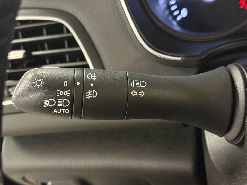 Renault Megane IV 1,3 TCe 140 Limited Sport Tourer 5d