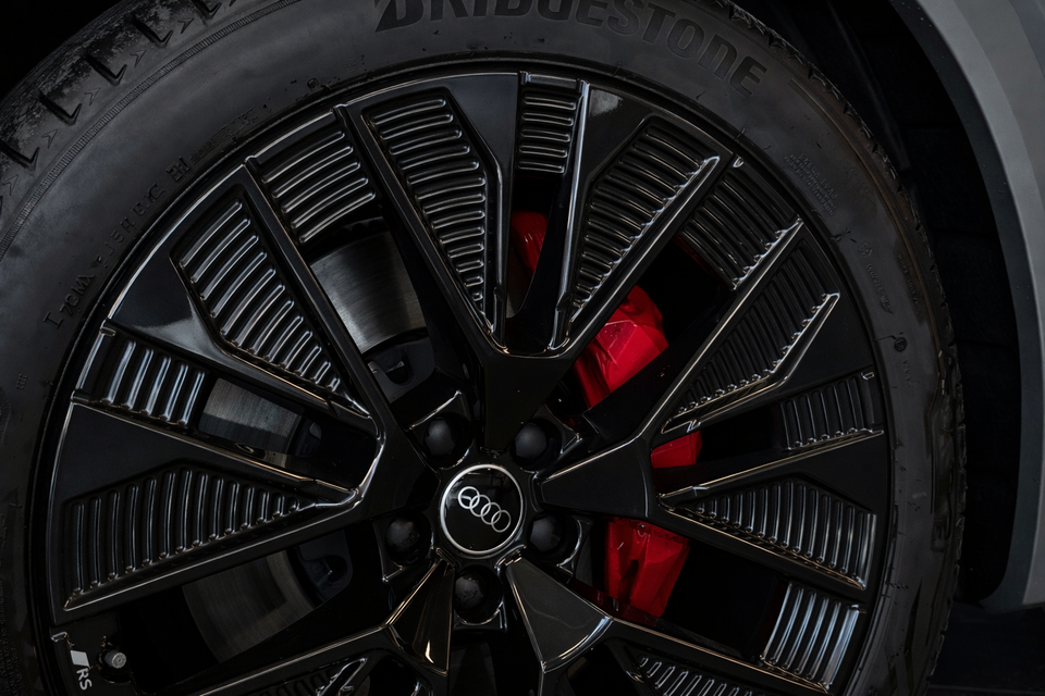 Audi Q8 e-tron 55 S-line quattro 5d