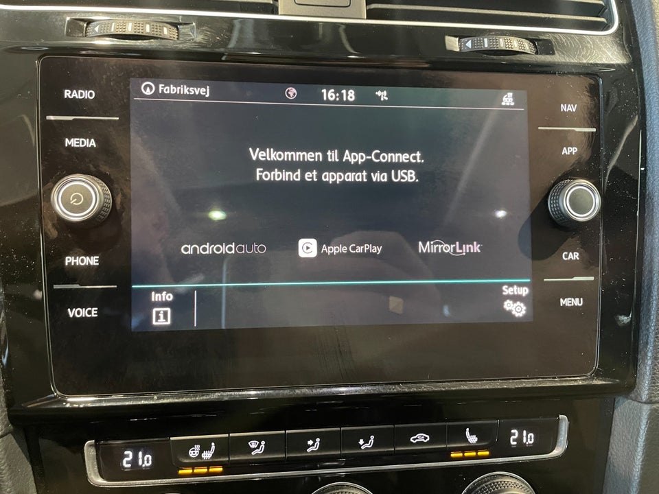 VW Golf VII 1,5 TSi 150 R-line Variant DSG 5d