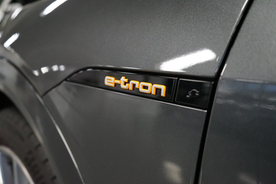 Audi e-tron 55 S-line quattro 5d