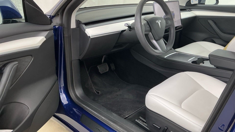 Tesla Model 3 Long Range AWD 4d