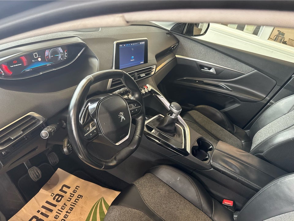 Peugeot 5008 1,6 BlueHDi 120 Allure 7prs 5d