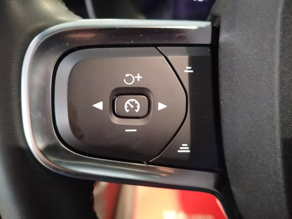 Volvo XC40 ReCharge Start 5d