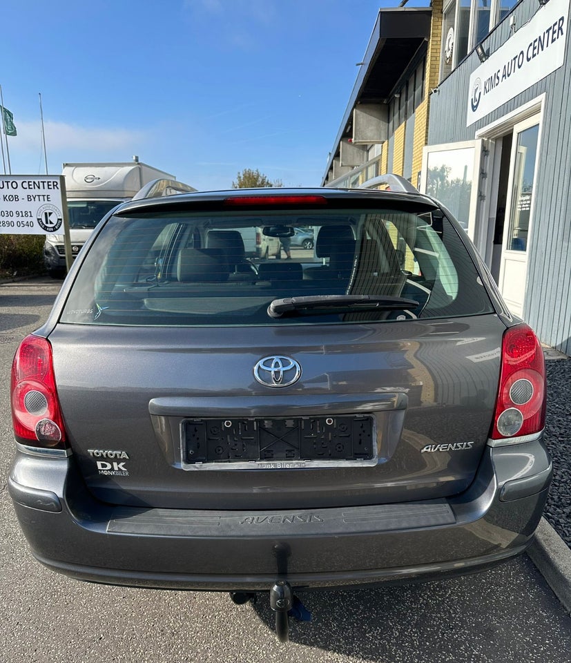 Toyota Avensis 1,8 Sol+ stc. 5d