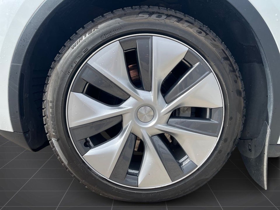 Tesla Model Y Long Range AWD 5d