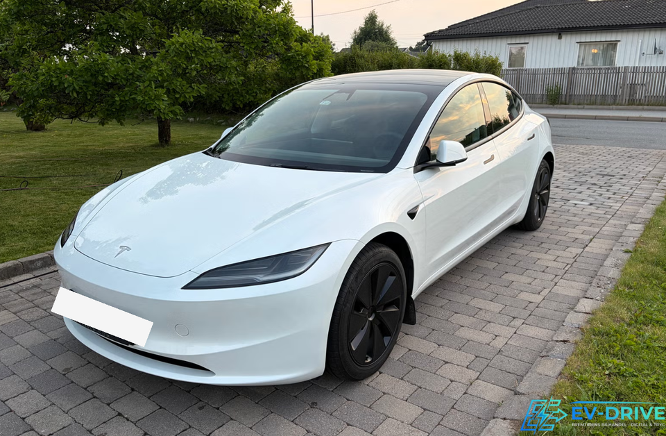 Tesla Model 3 RWD 4d