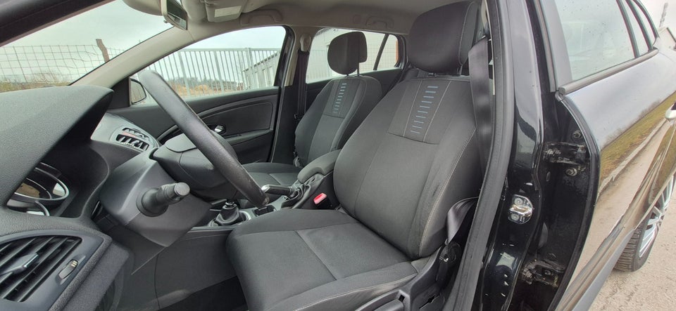 Renault Megane III 1,9 dCi 130 Expression Sport Tourer 5d