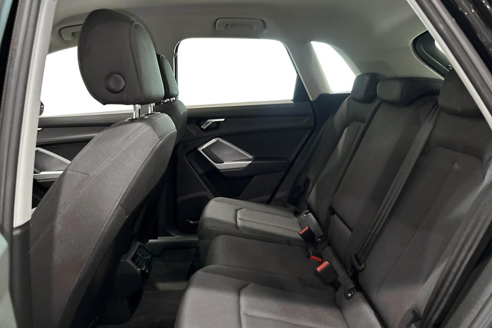 Audi Q3 45 TFSi e Attitude plus S-tr. 5d