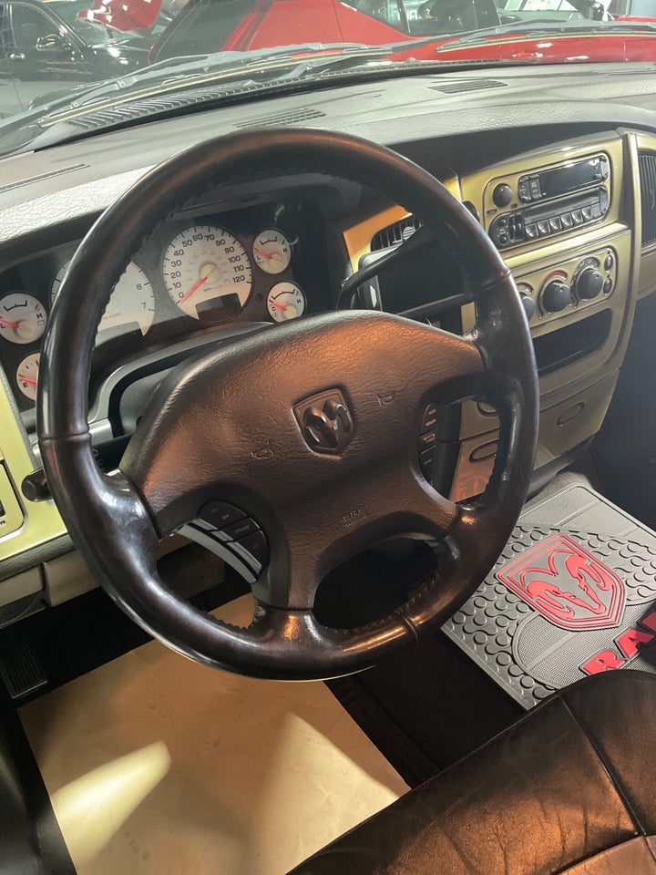 Dodge RAM 1500 5,7 V8 Hemi SLT Quad Cab aut. 4d