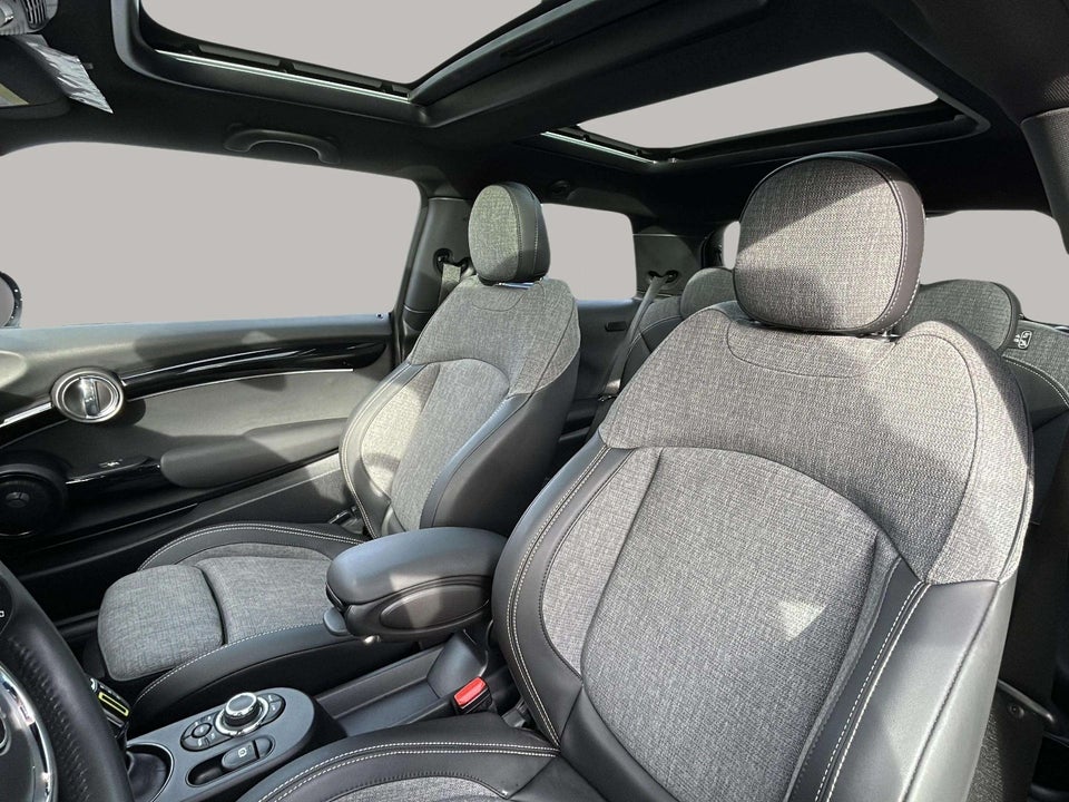 MINI Cooper SE Yours Trim 3d