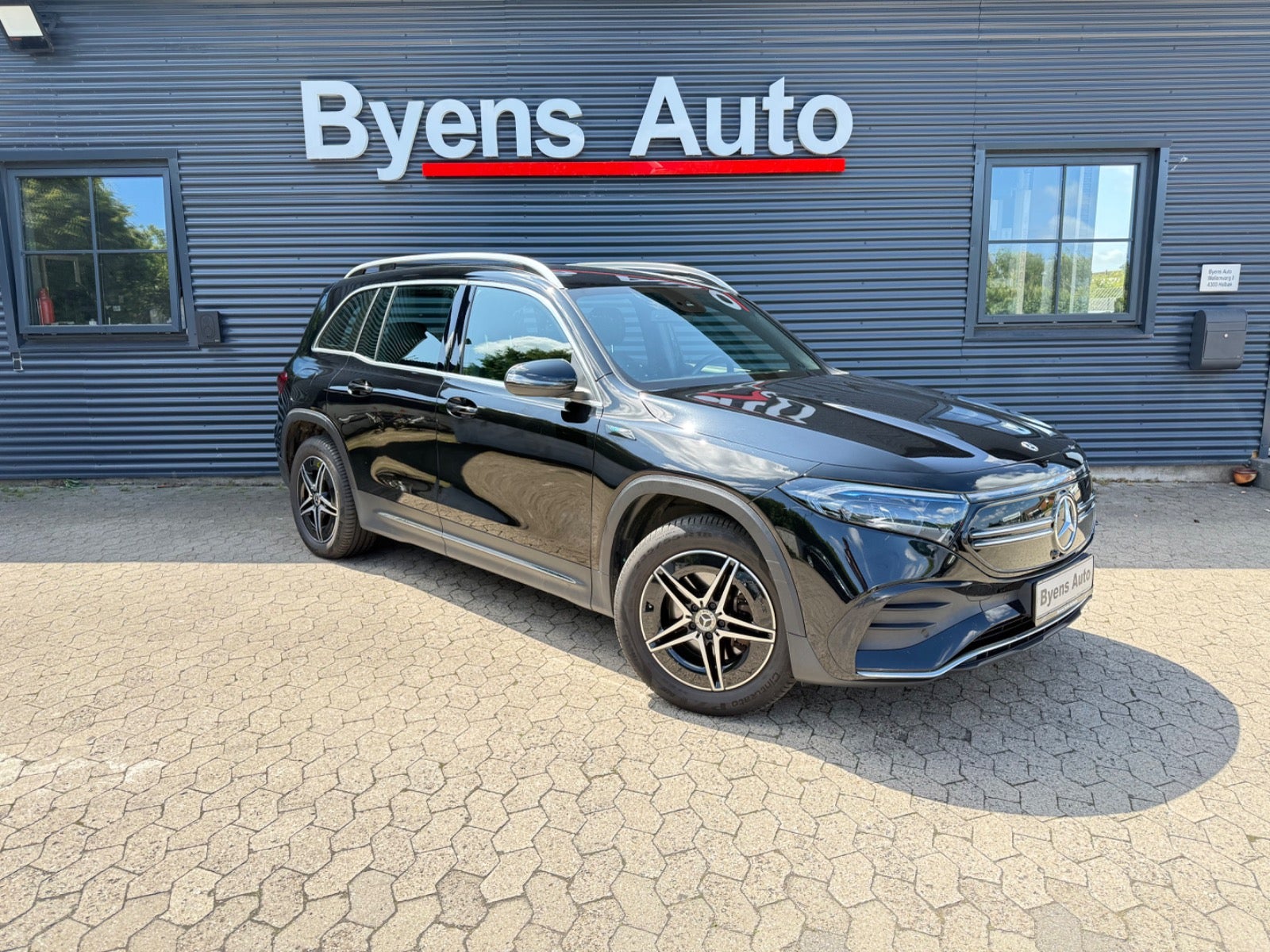 Mercedes EQB300 AMG Line 4Matic 5d 2022