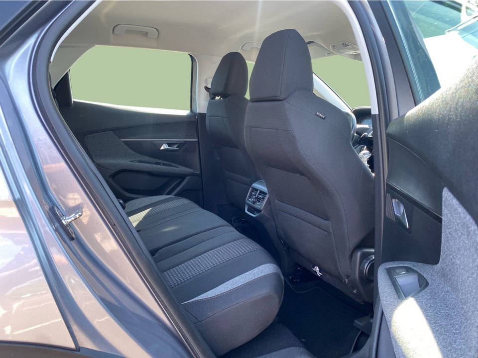 Peugeot 3008 1,2 e-THP 130 Active 5d