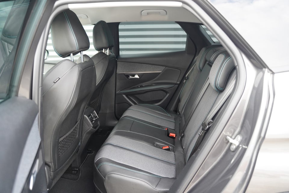 Peugeot 3008 1,6 Hybrid Selection Sport EAT8 5d