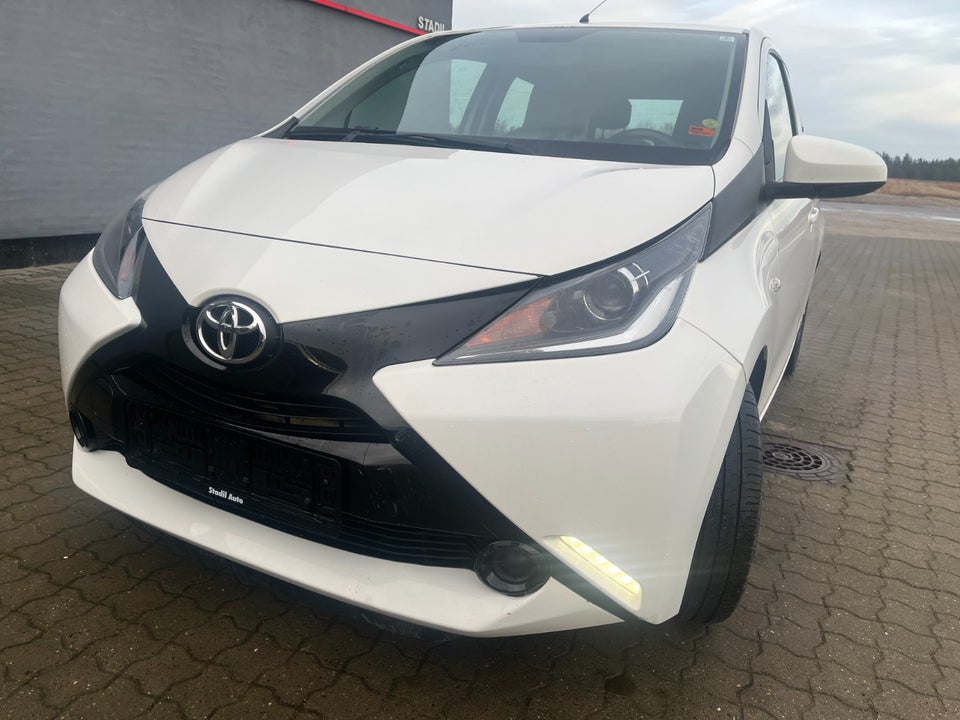 Toyota Aygo 1,0 VVT-i x-play 5d
