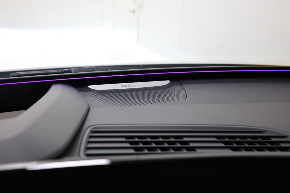 Audi S6 e-tron Avant quattro 5d