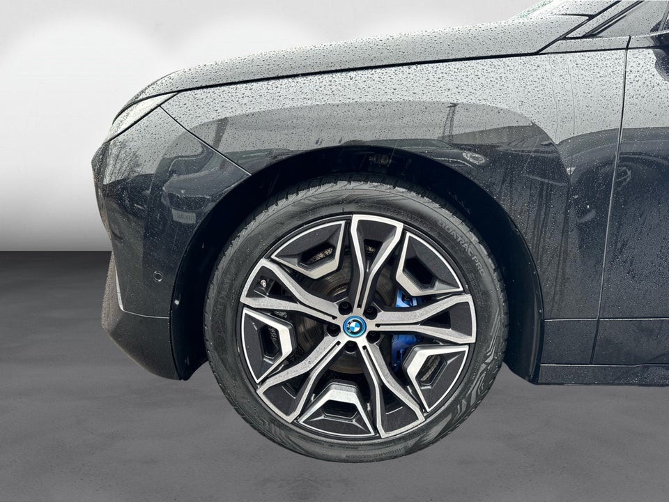 BMW iX xDrive40 Fully Charged Sport 5d