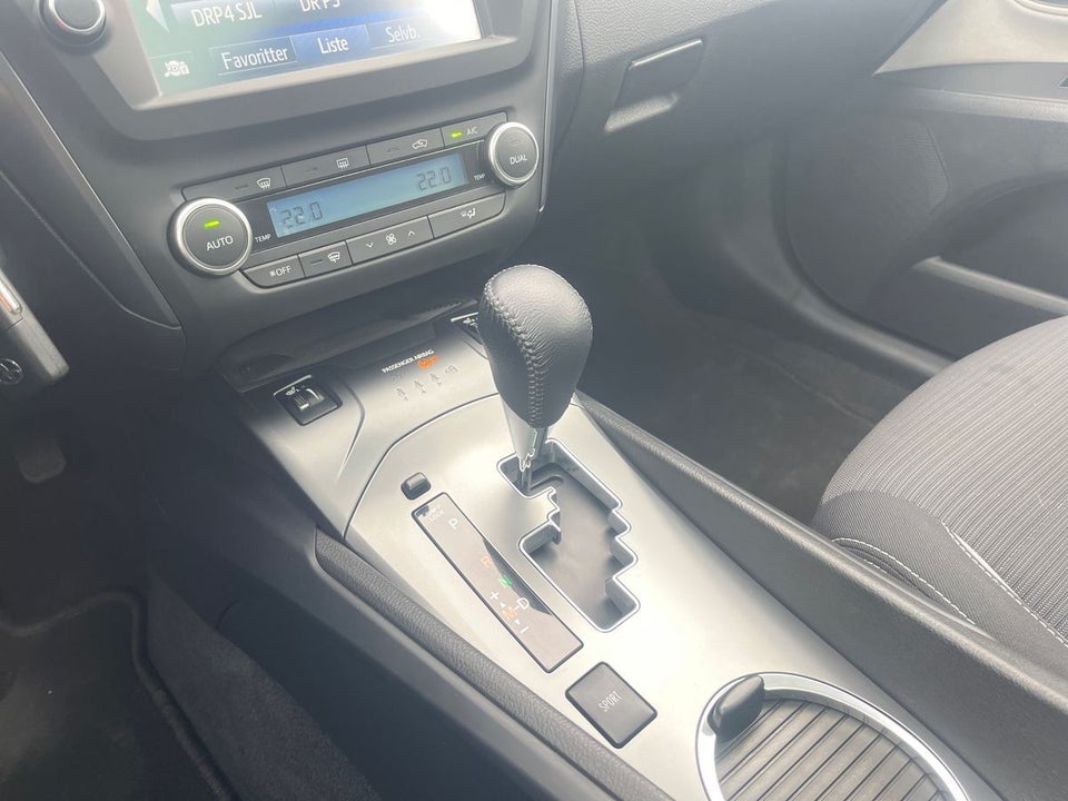Toyota Avensis 1,8 VVT-i T2 Premium Touring Sports MDS 5d