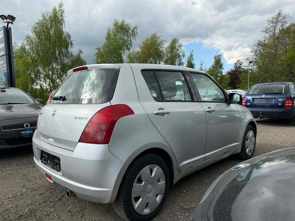 Suzuki Swift 1,3 GL-A 5d