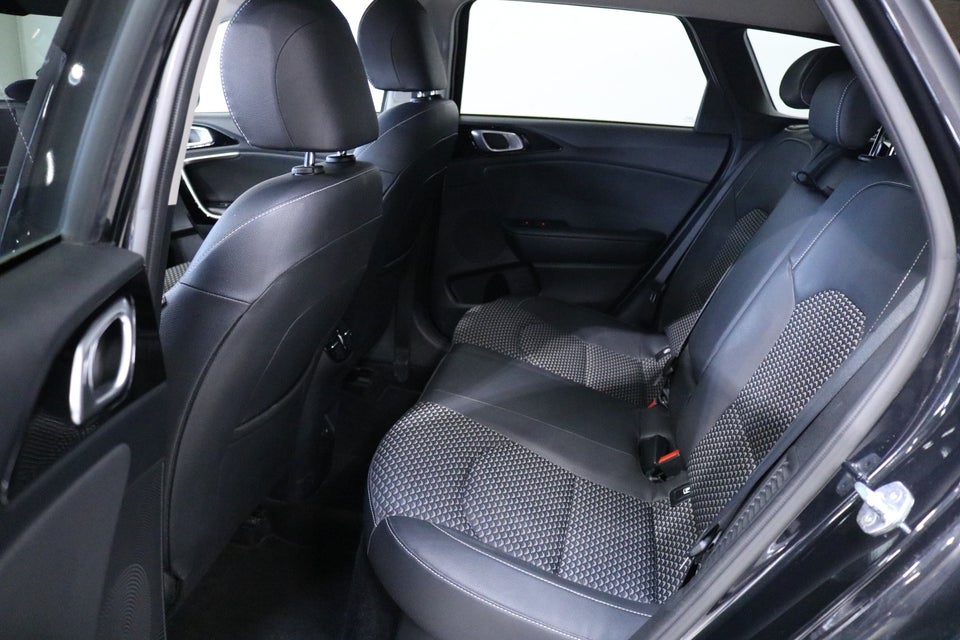 Kia Ceed 1,6 PHEV Upgrade Premium SW DCT 5d