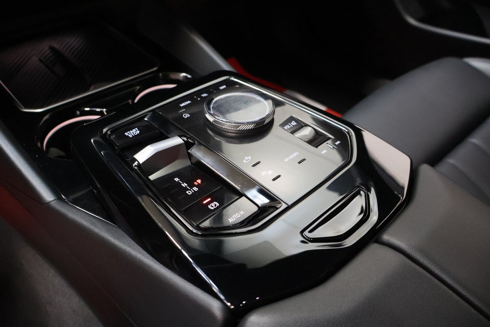 BMW i5 eDrive40 Fully Charged M-Sport Pro 4d