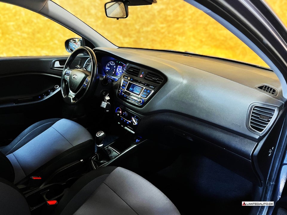 Hyundai i20 1,25 Passion 5d