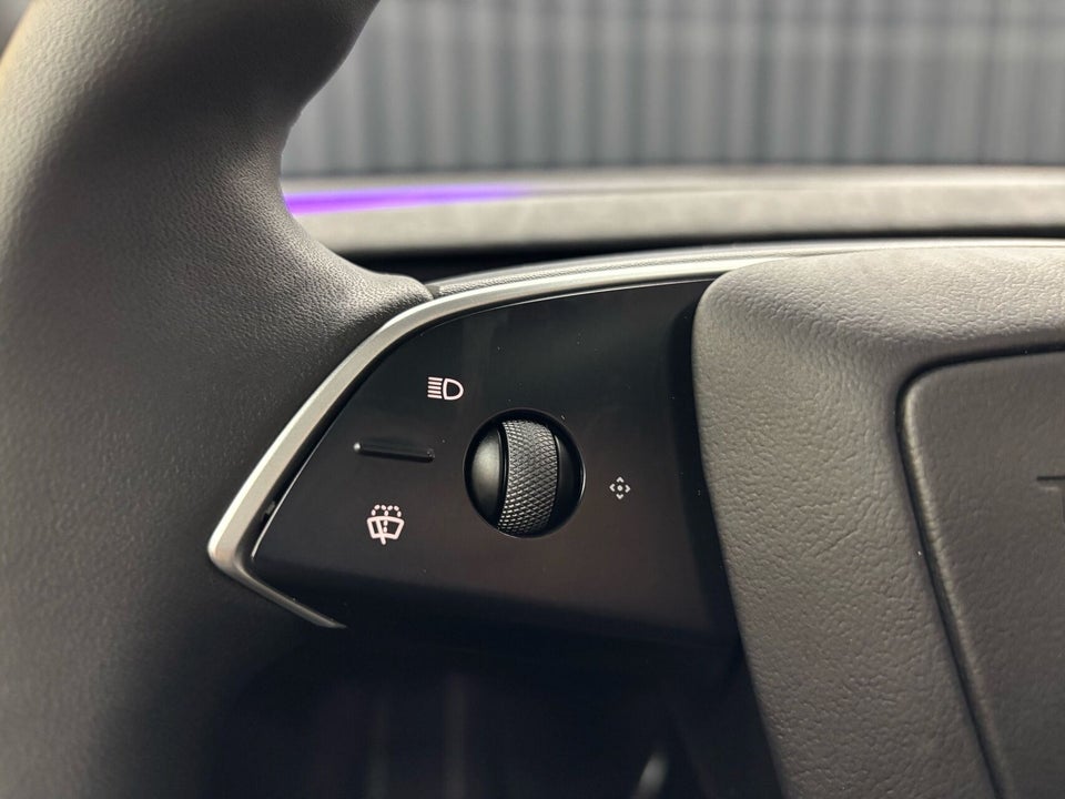 Tesla Model Y Launch Series Long Range AWD 5d