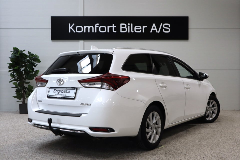 Toyota Auris 1,6 D-4D T4 Touring Sports 5d