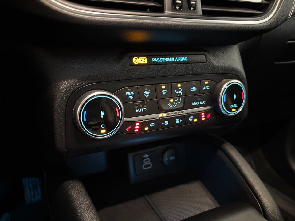 Ford Kuga 2,5 PHEV Vignale CVT 5d