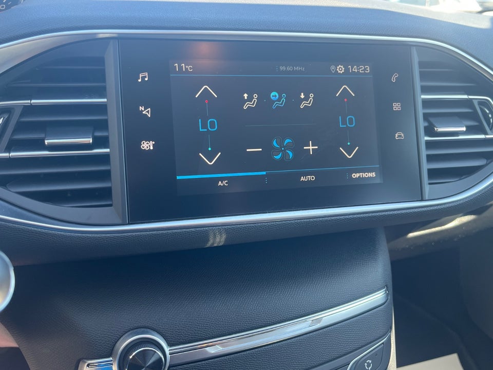 Peugeot 308 1,5 BlueHDi 130 Style SW 5d