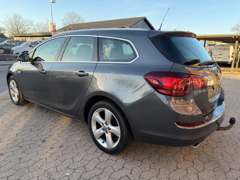 Opel Astra 1,4 T 140 Sport Sports Tourer 5d