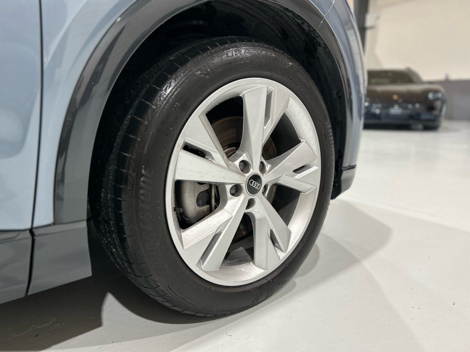 Audi Q4 e-tron 40 Advanced 5d