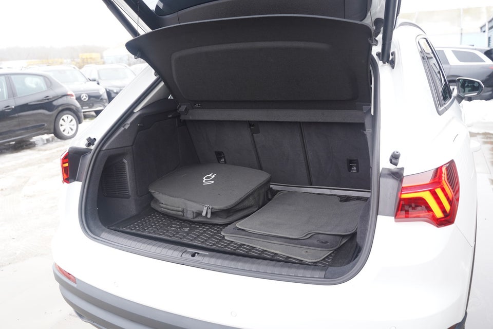 Audi Q3 45 TFSi e Attitude plus S-tr. 5d